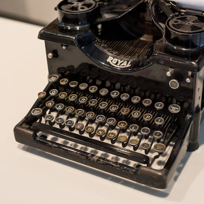 Source: Black typewriter, Arlington Research, Unsplash